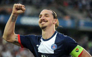 克雷桑连续六轮破门助泰山队豪取六连胜 巴西锋霸成争冠最强引擎