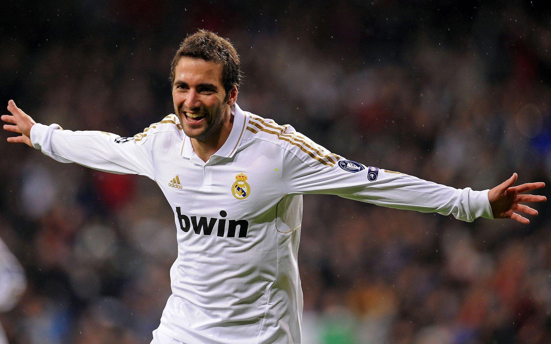 李铁首期国足集训名单引波澜，卓尔俱乐部老总坦言看了脸红-第3张图片-开云官网首页-足球篮球直播平台