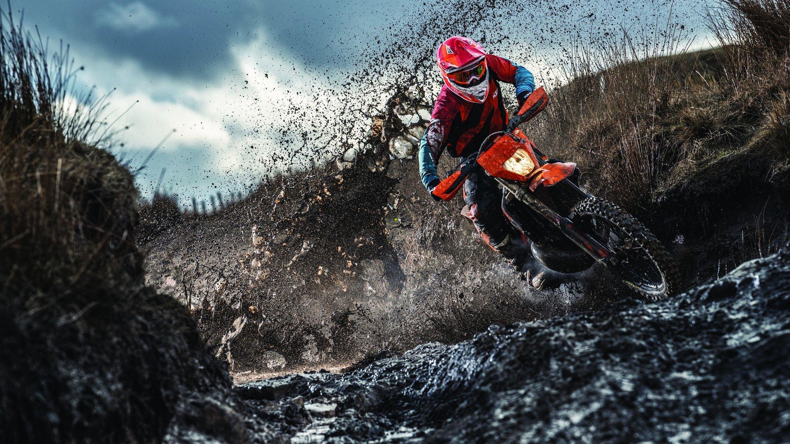 运动后疲惫却失眠？科学解析夜间训练的睡眠陷阱-第1张图片-开云官网首页-足球篮球直播平台